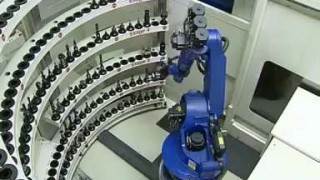Exchanging milling cutters with a KUKA robot - Обзор Kuka