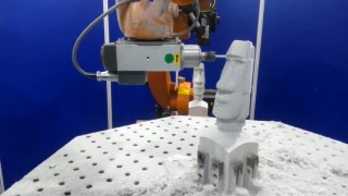 Промышленный робот KUKA на выставке &#34;Лесдревмаш&#34;