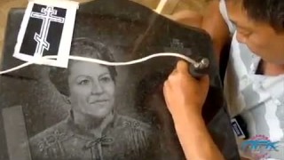 Гравировка портрета на памятнике - ООО "ПГК"
