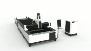 Оптоволоконный лазерный станок со сменным столом XTLASER XTC-1530GW