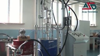 Дозирующая машина ЭКСТРА С пастообразных клеев при склеивании панелей