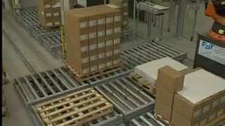 Palletizing robot stacks cartons - KUKA Robot KR 180 PA - Роботы
