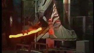KUKA robot handles truck axles at forging press - Робототехника