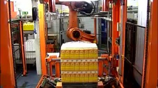 Robot piles on the juice - KUKA Robot KR 360 - Роботы