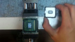 Ремонт процессора AMD. Как снять крышку с процессора. (How to remove the heat spreader cpu)