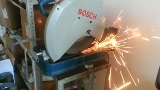 Отрезная машинка на раме с тисками BOSCH GCO 2000