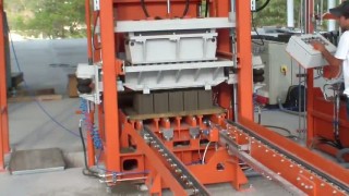 Concrete block machine SUMAB R-300